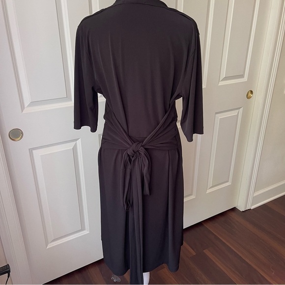 Tahari Black V-Neck Short Sleeve Waist Tie Faux Wrap Dress LBD Large - Picture 6 of 16